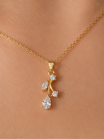 Elegant Gold-Plated Crystal Drop Pendant Necklace for Women | Korean Style Minimal Chain Necklace